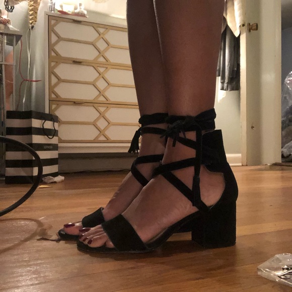 Jessica Simpson black ankle wrap block heels - Picture 2 of 4